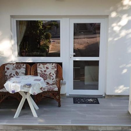 Apartments And Rooms Ivana Krk Town Exterior foto