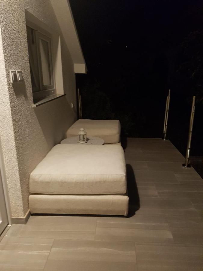 Apartments And Rooms Ivana Krk Town Exterior foto