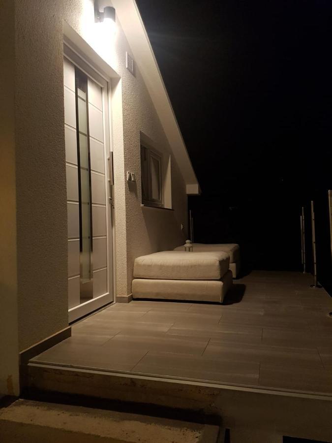 Apartments And Rooms Ivana Krk Town Exterior foto